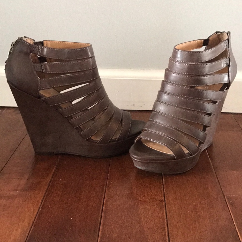 Chinese laundry wedges